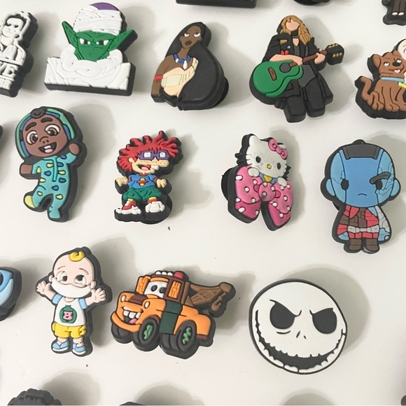 Croc Charms Lot of 34 Hello Kitty Jack Skellington Hulk Halloween SpongeBob - Picture 8 of 16